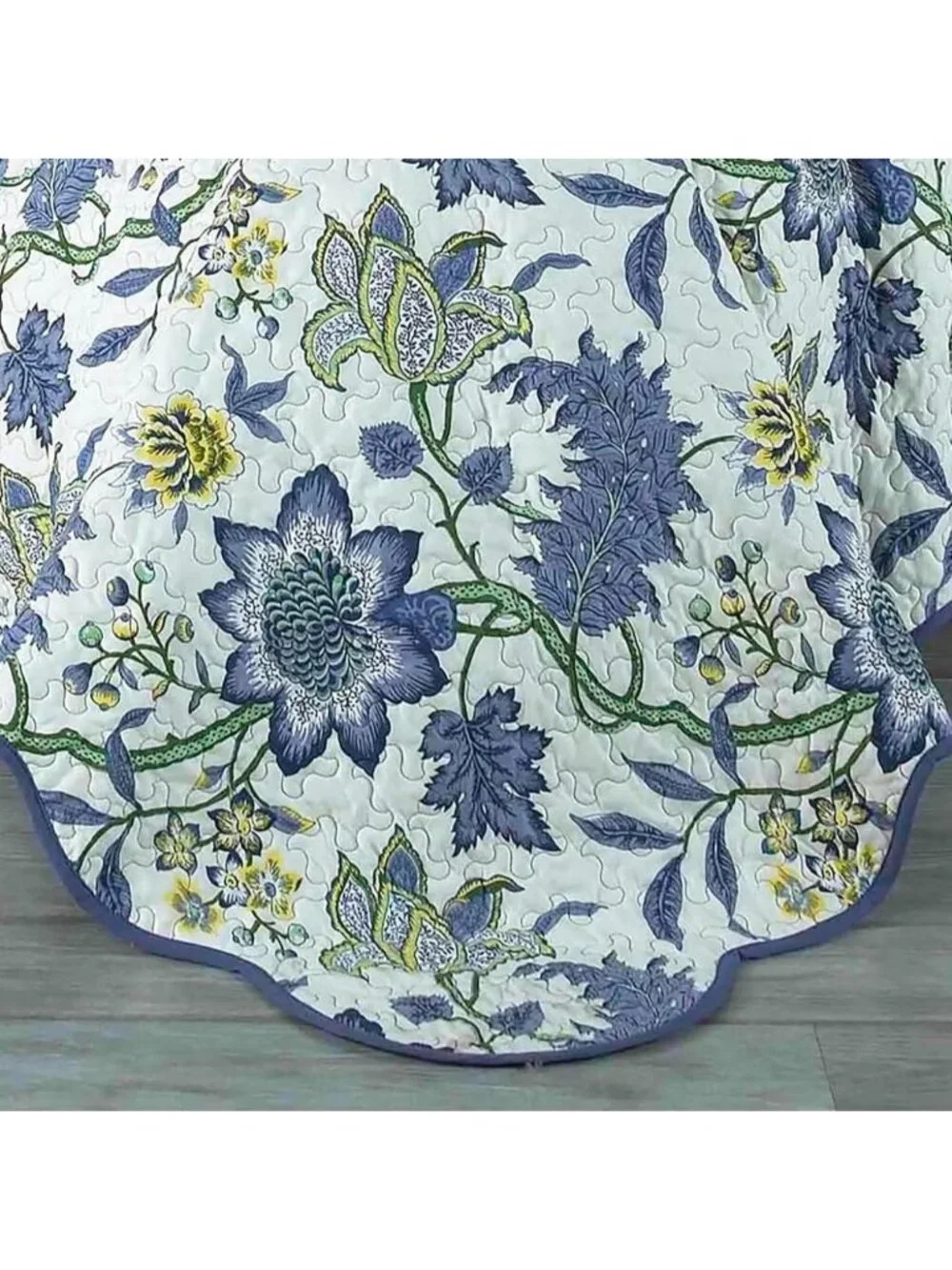 Traditions by Waverly Maldives Quilt Collection Queen